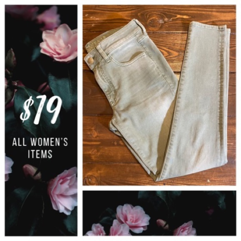 American Eagle Green Denim Jegging Skinny Jeans